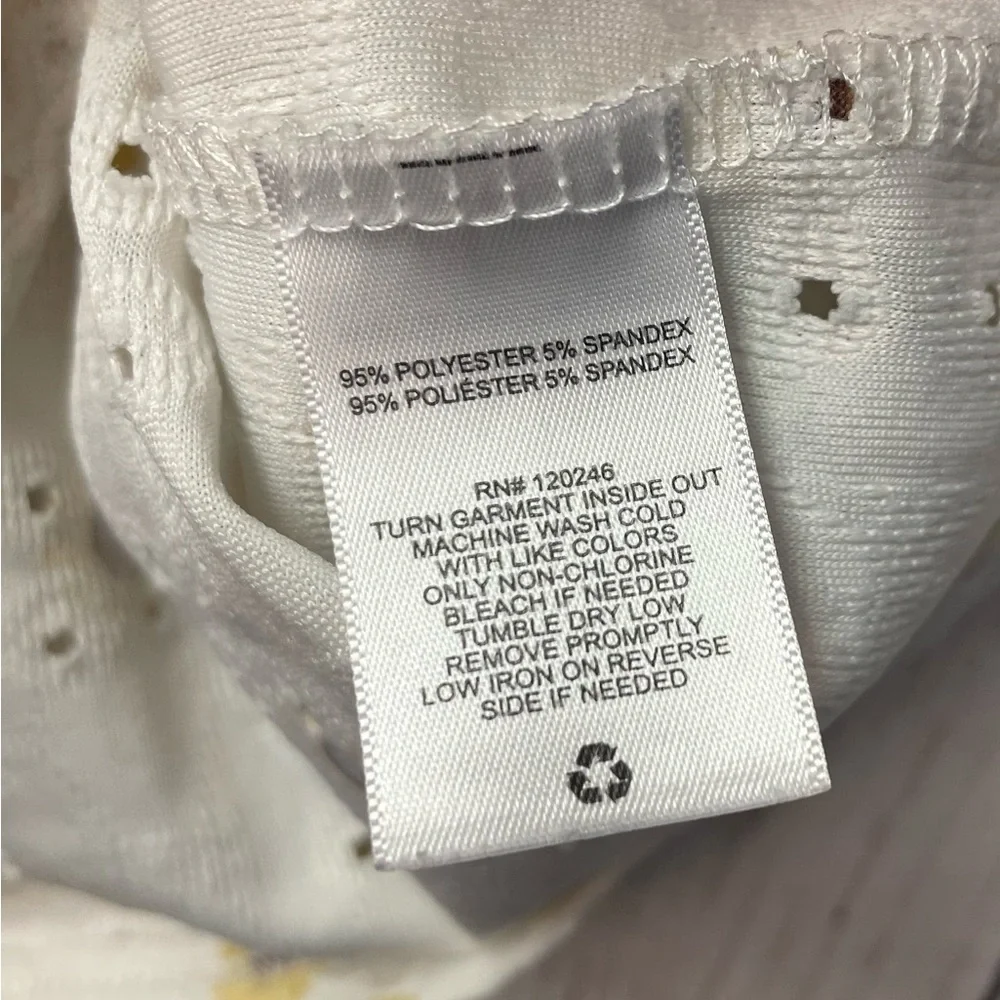 Wallflower White Top with Yellow Floral Design size Medium - Picture 4 of 7